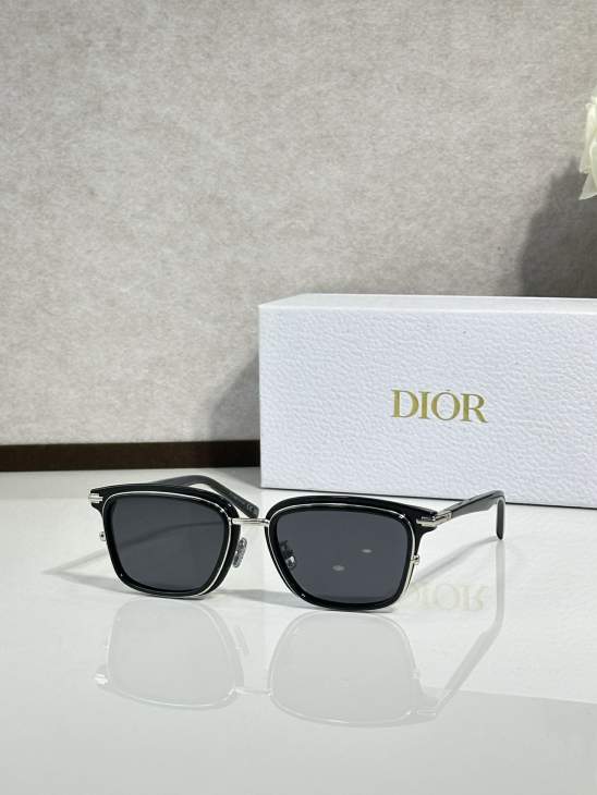 Picture of Dior Sunglasses _SKUfw77817058fw
